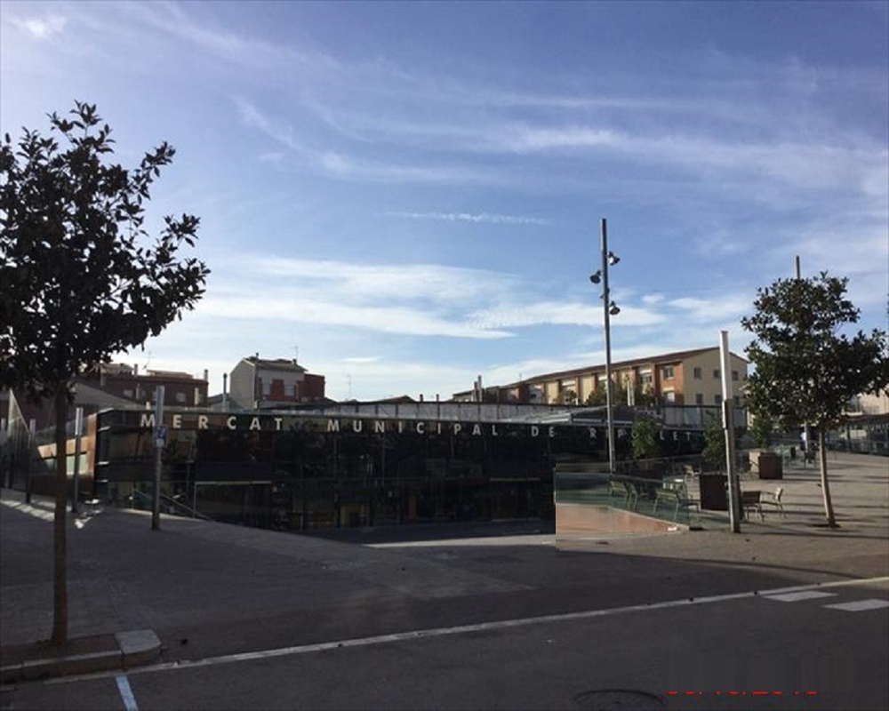 Local comercial en C/ Nou - en Ripollet - Barcelona
