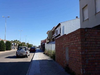 Local en Av Bernardo María Calzada 3