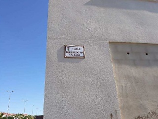 Local en Av Bernardo María Calzada 6