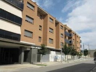 Locales y garajes situados en Manresa 2