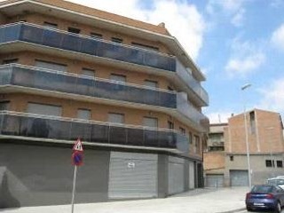 Locales y garajes situados en Manresa 3