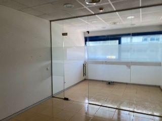 23299-0001 18