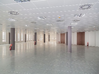 Promoción de oficinas y garajes en C/ Osca, Zaragoza  8