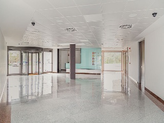 Promoción de oficinas y garajes en C/ Osca, Zaragoza  9