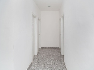 Promoción de oficinas y garajes en C/ Osca, Zaragoza  12