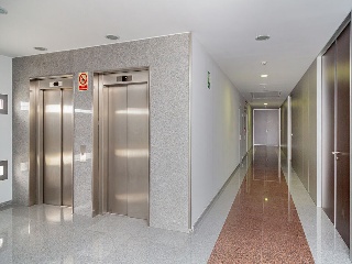 Promoción de oficinas y garajes en C/ Osca, Zaragoza  12