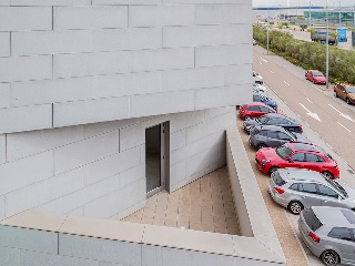 Promoción de oficinas y garajes en C/ Osca, Zaragoza  18