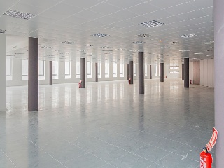 Promoción de oficinas y garajes en C/ Osca, Zaragoza  6