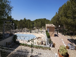 Chalet indpendiente con parcela rústica 2