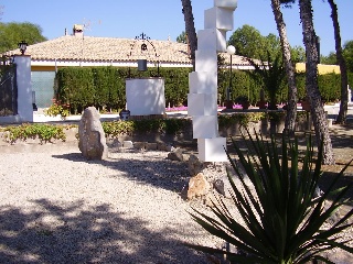 Chalet indpendiente con parcela rústica 28