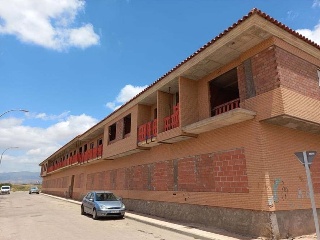 Plazas de garaje en edificio en construcción detenida en C/ República de Paraguay 2