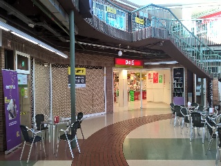 Local en Av Pico Ocejón 5