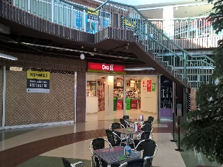 Local en Av Pico Ocejón 7