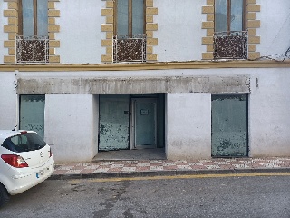 Local en venta en Pinos Puente de 348  m²