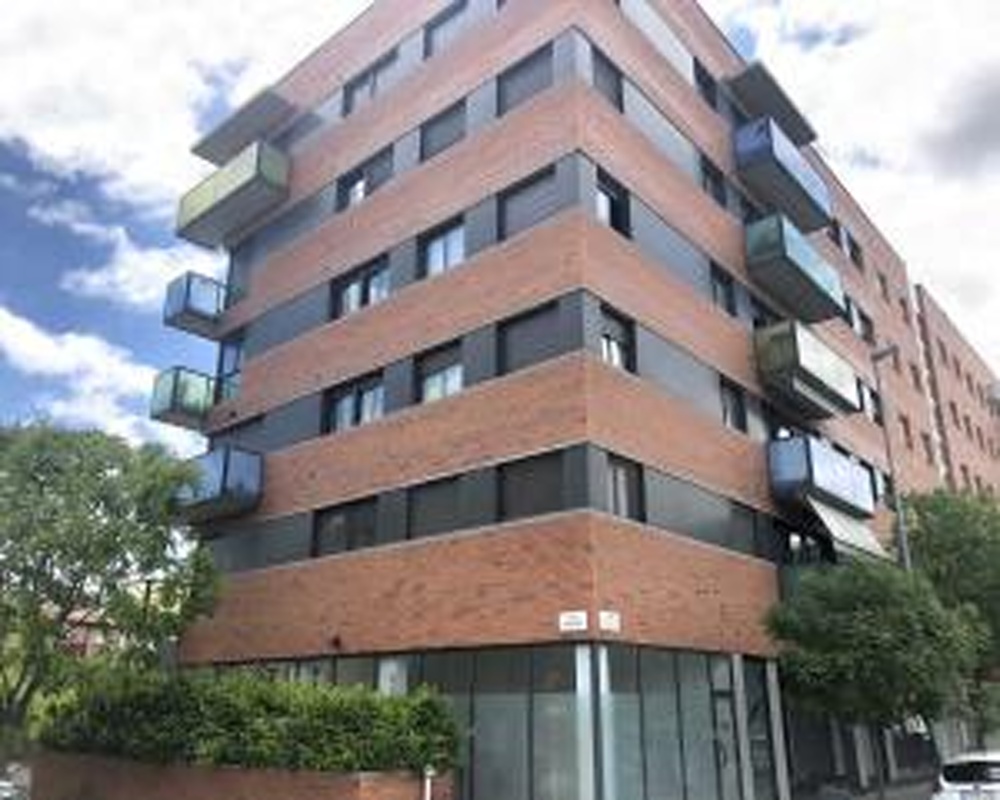 Local comercial en C/ Amadeu Vives - Manresa - Barcelona