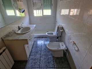 Chalet independiente en Sant Esteve Sesrovires - Barcelona - 28