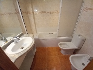 Piso en C/ L´Escar, Barcelona 11