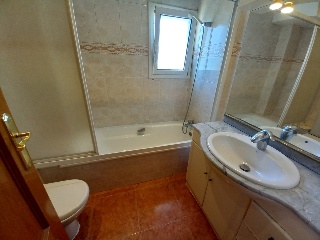 Piso en C/ L´Escar, Barcelona 12