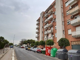 Piso con garaje en C/ Dolores Ibarruri 5