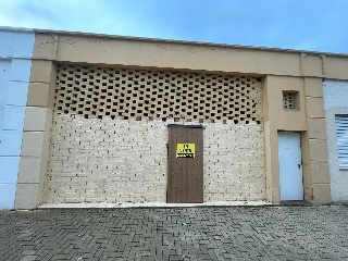 Local en venta en Algeciras de 98  m²
