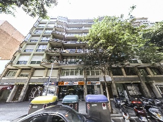 Piso en venta en Barcelona de 70  m²