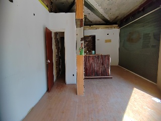 Locales en C/ Abat Oliva 6