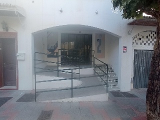 Locales en C/ Jacaranda, 3