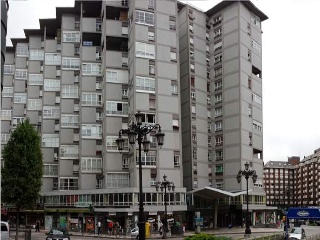 Local en venta en Oviedo de 33  m²