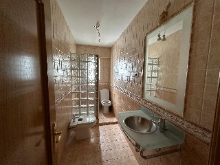 08049-0001 25