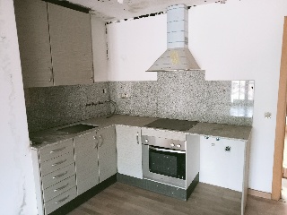 Edificio de viviendas en construcción detenida en Sant Hilari Sacalm - Girona - 3