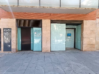 Local en venta en Sant Just Desvern de 130  m²