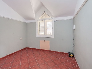 Chalet aislado en Av Central 8