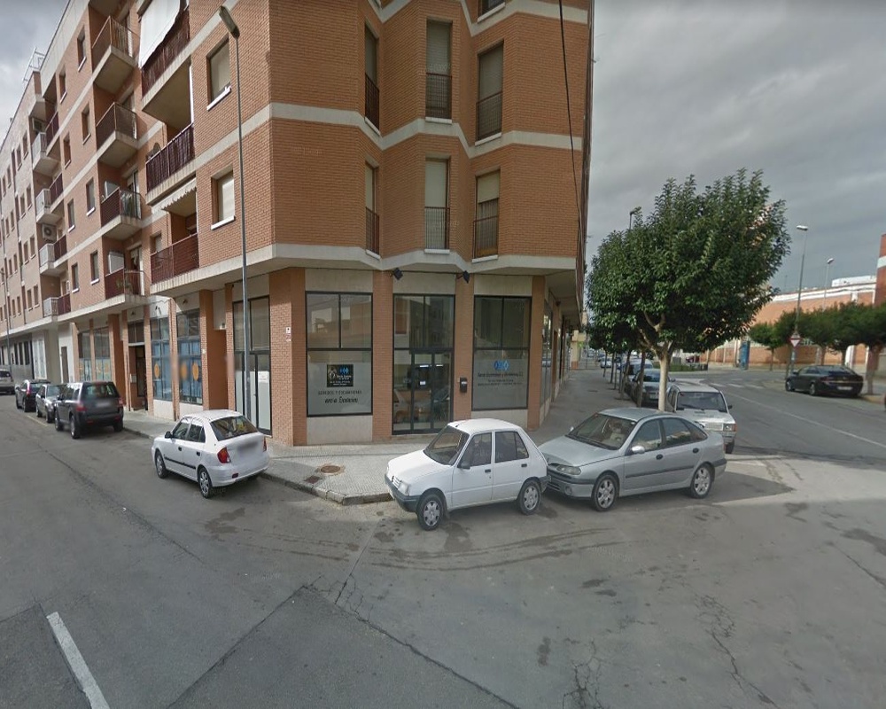 Local en C/ Holanda - Amposta - Tarragona