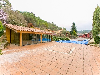 chalet independiente situado en Torre de Claramunt 2