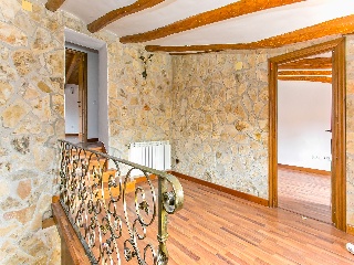 chalet independiente situado en Torre de Claramunt 10