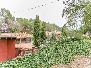 chalet independiente situado en Torre de Claramunt 19