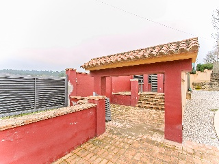 chalet independiente situado en Torre de Claramunt 21