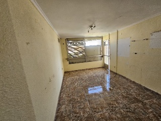 Piso en Av Carlos III 4
