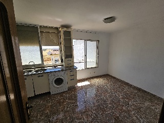 Piso en Av Carlos III 8