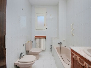 Chalet independiente en C/ Oceanía - Terrassa - 18