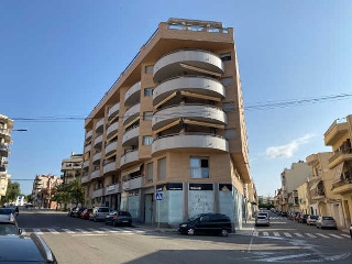 Piso en Av dels esports 11