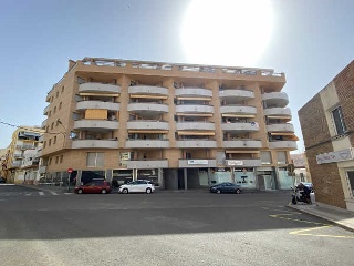 Piso en Av dels esports 12