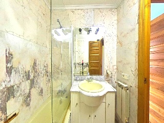 Uria 32