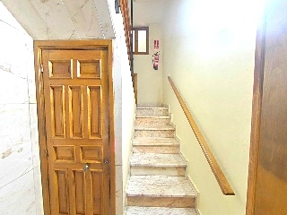 Uria 33