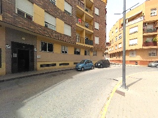  32