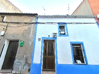 De La Cruz 32