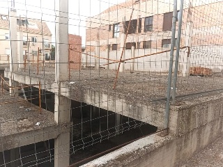 Calle Pinos 8