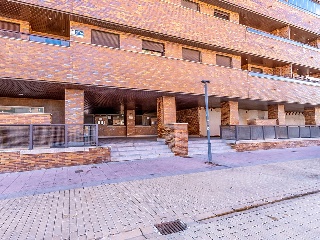 Vivienda y garajes en C/ Van Gogh  4