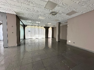 Local en C/ Embajadores 18