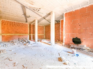 Locales en C/ del Albero 4